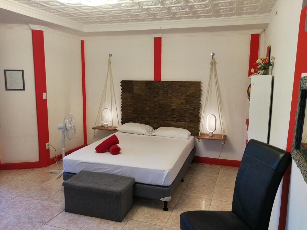 Secret Garden Hotel Кахуита Екстериор снимка